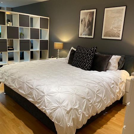 City Centre Modern Studio Apartment - Westone Free Wifi, Gym Access, Netflix 谢菲尔德 外观 照片
